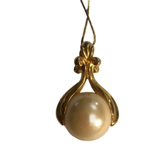 UNBRANDED Women's Long 32" Gold & Faux Pearl Chain Necklace w/Removable Pendant - Picture 4 of 7